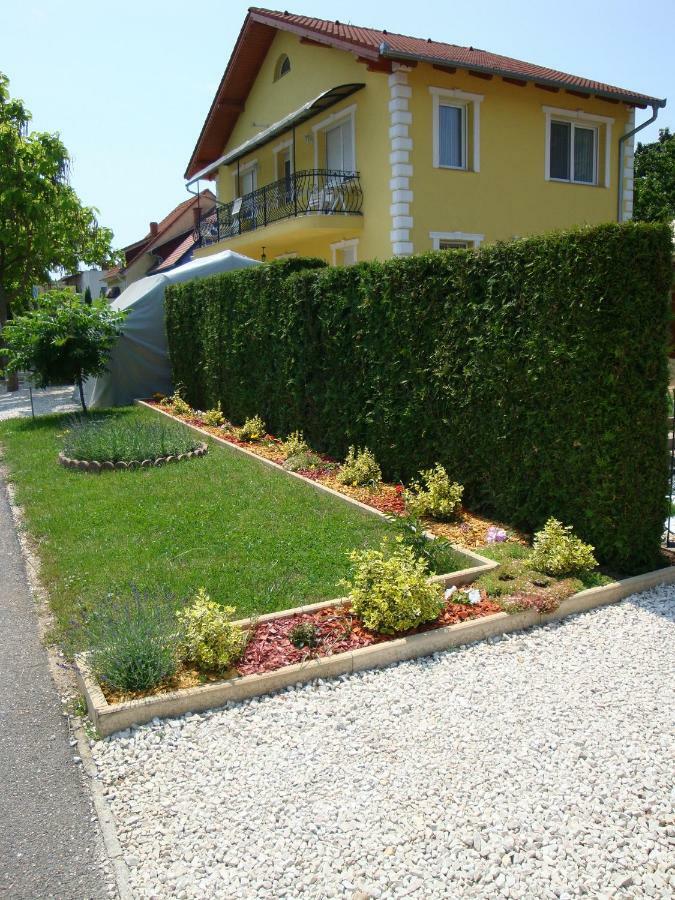 Yellow Apartmanhaz Bük المظهر الخارجي الصورة