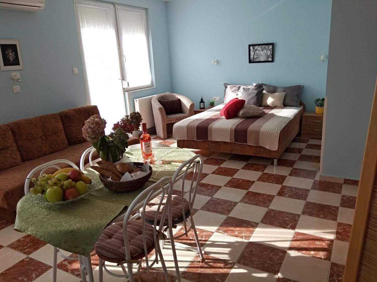 Yellow Apartmanhaz Bük المظهر الخارجي الصورة