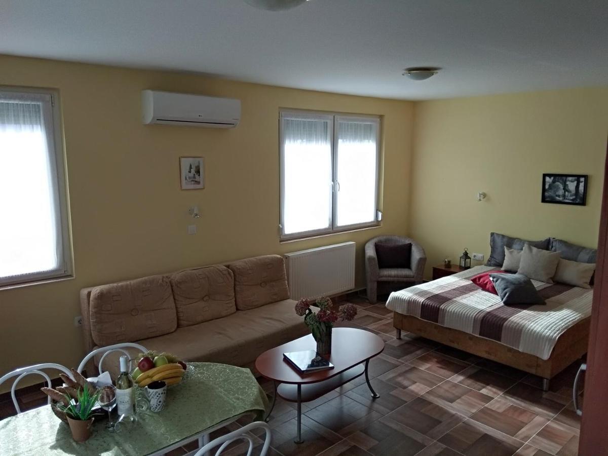 Yellow Apartmanhaz Bük المظهر الخارجي الصورة